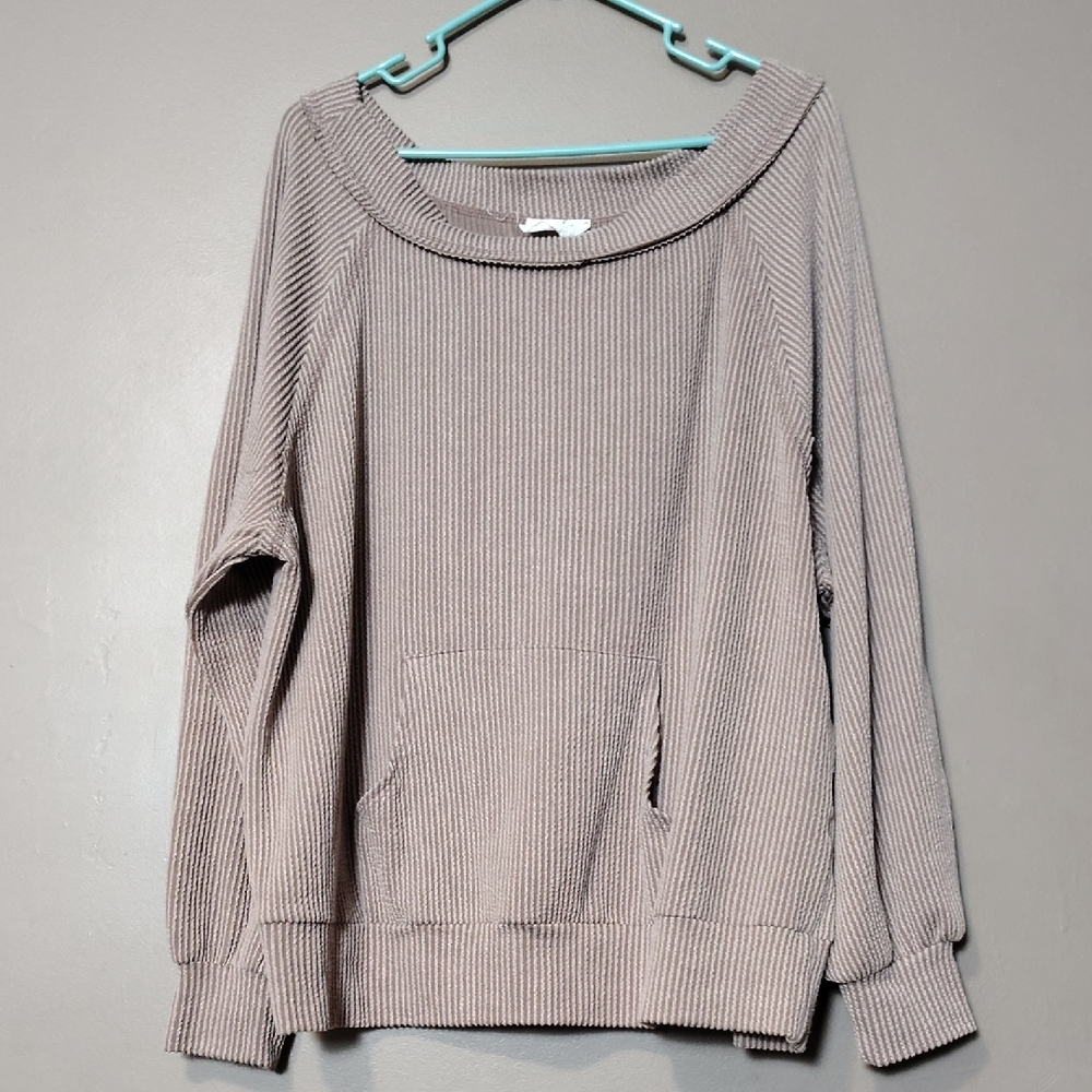 Fantastic Fawn Tan Kangaroo Pocket Sweatshirt Size M